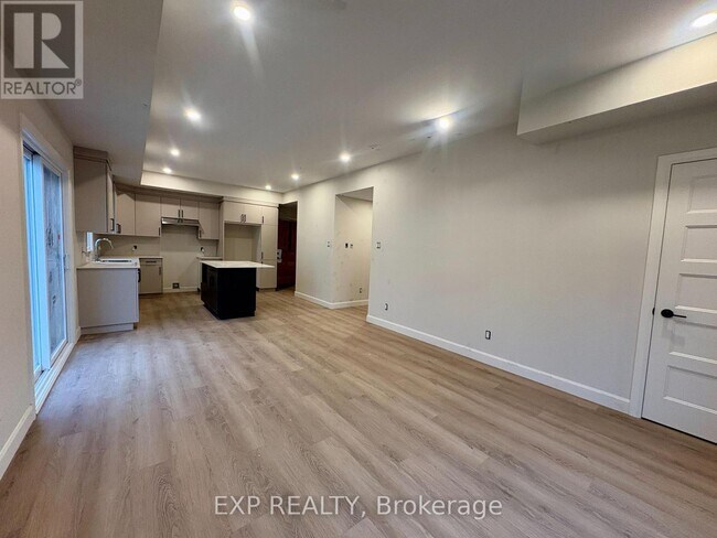 Photo - 1089 Notre-Dame St