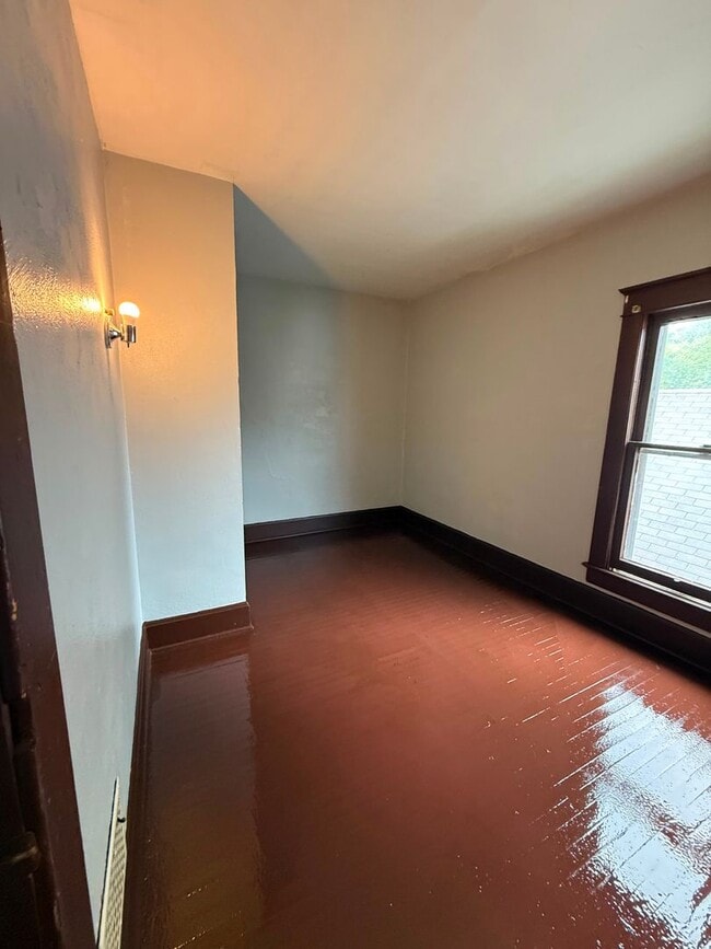 Photo - 83 N 10th St