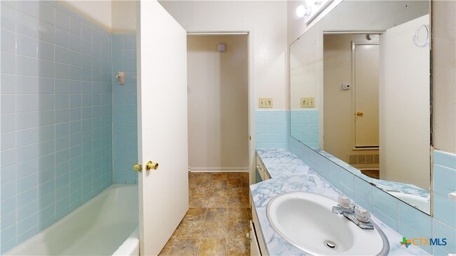 Photo - 911 S 27th St