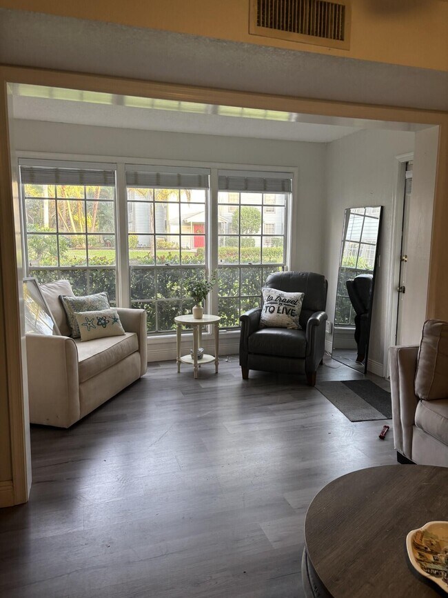 Photo - 5048 Heatherhill Ln