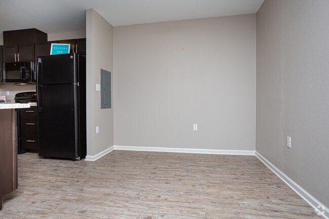 3 BR, 2 BA - 1185 SF