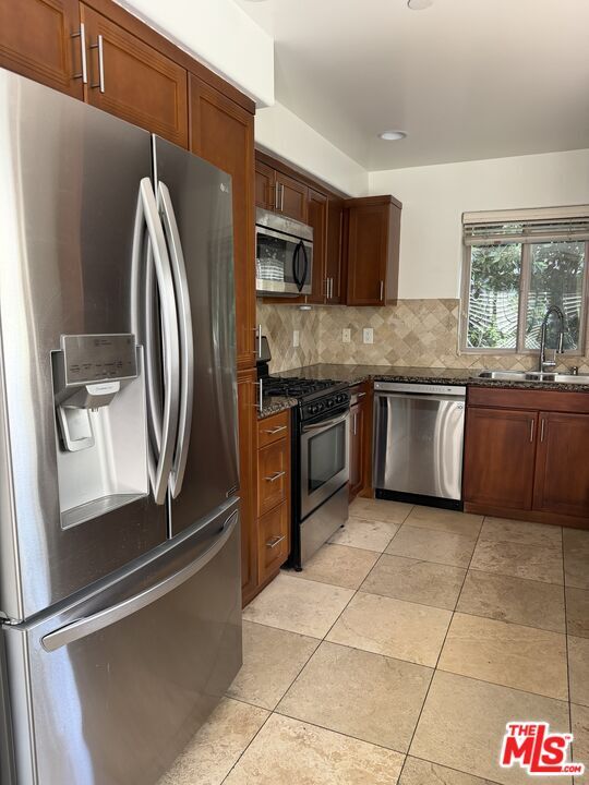 10809 Hortense St Unidad 1