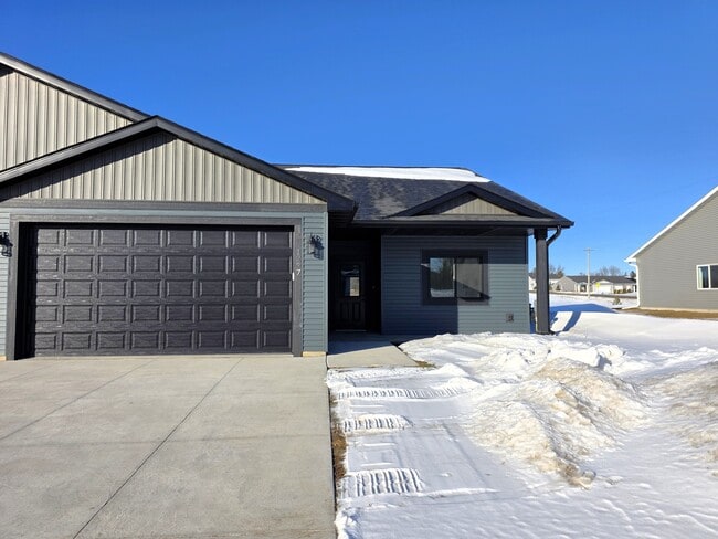 Photo - 1227 Wisteria Ln