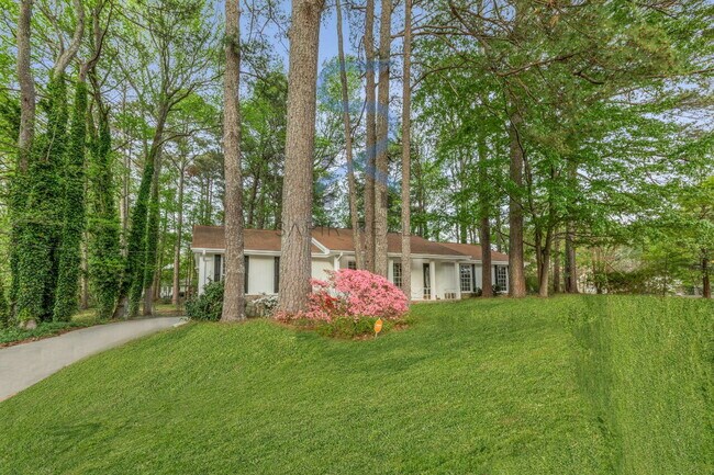 Photo - Move in before October 31st and get $100 O...