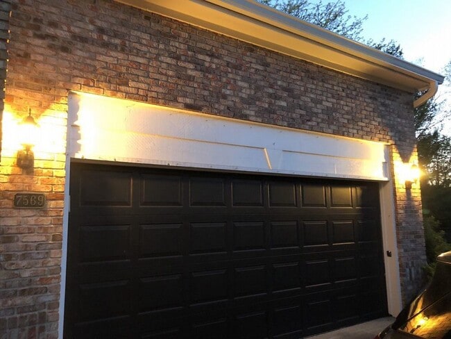 Photo - 7569 Cherryhill Dr
