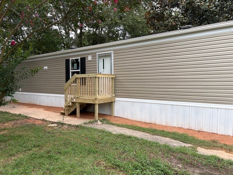 Photo - 650 Strange Rd