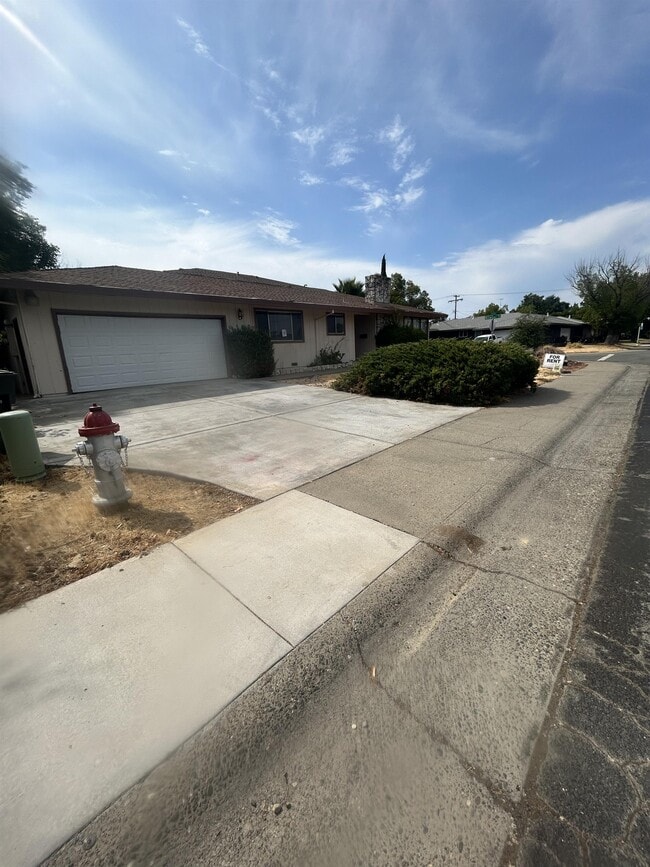 Building Photo - 7312 S Land Park Dr Rental