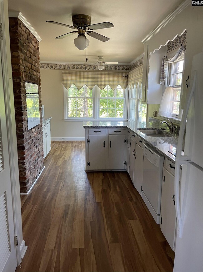 Photo - 7614 Edgewater Dr