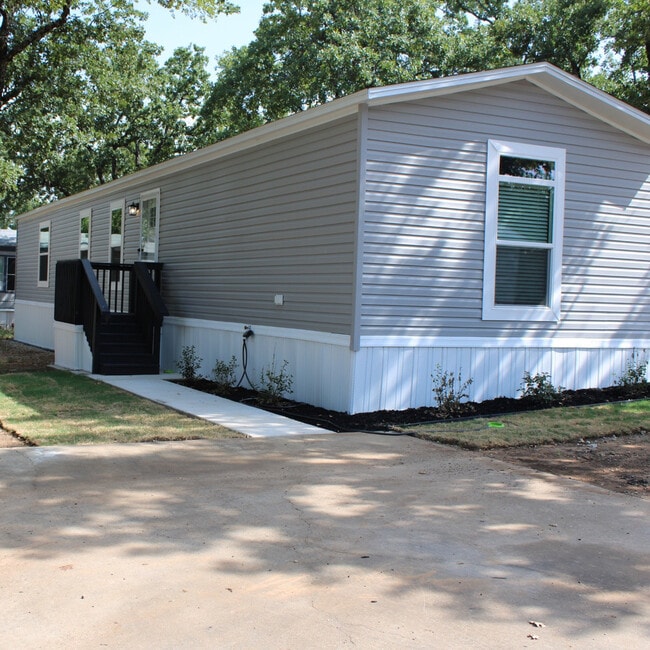 Building Photo - 154 Thousand Oaks Dr