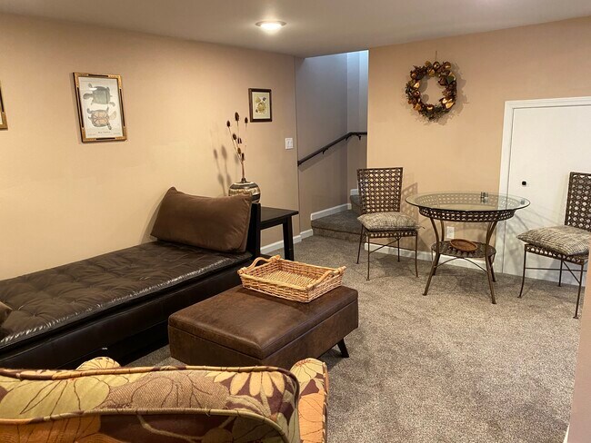 Common space with dining area - 2327 N Buffalo St Unit B