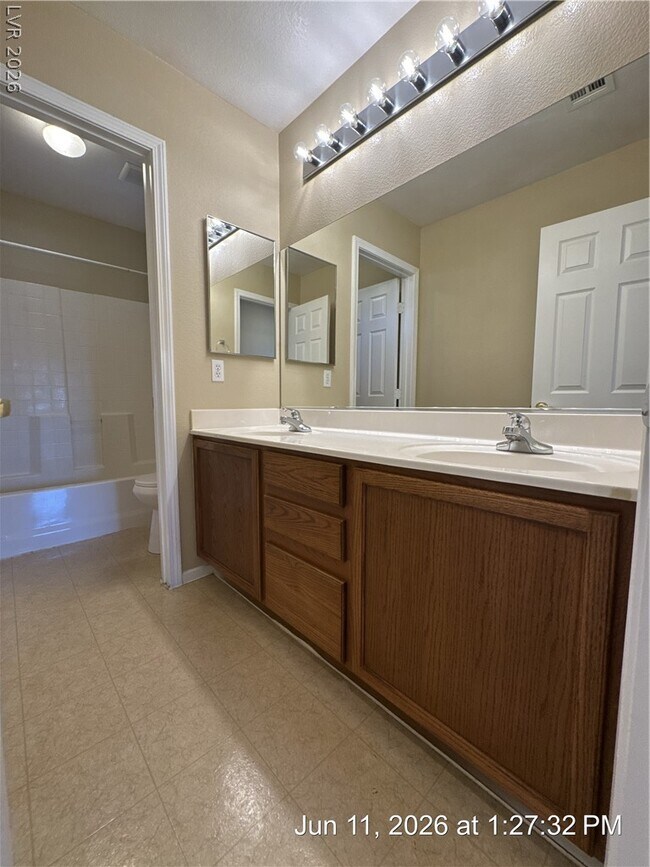 Photo - 8465 Adams Valley St