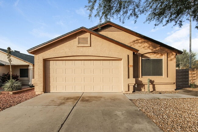 Building Photo - 2902 W Irma Ln