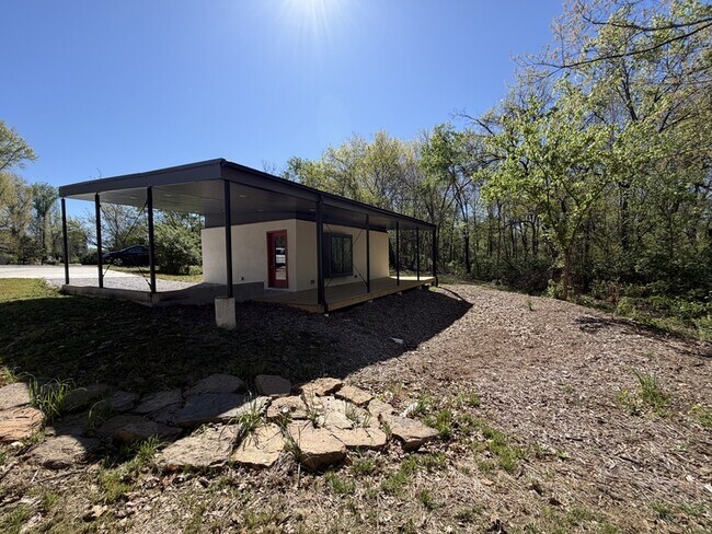 Photo - 1111B  South Ray Avenue