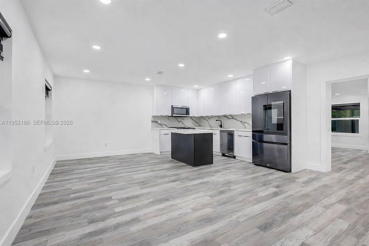 Photo - 8281 NE 2nd Ct