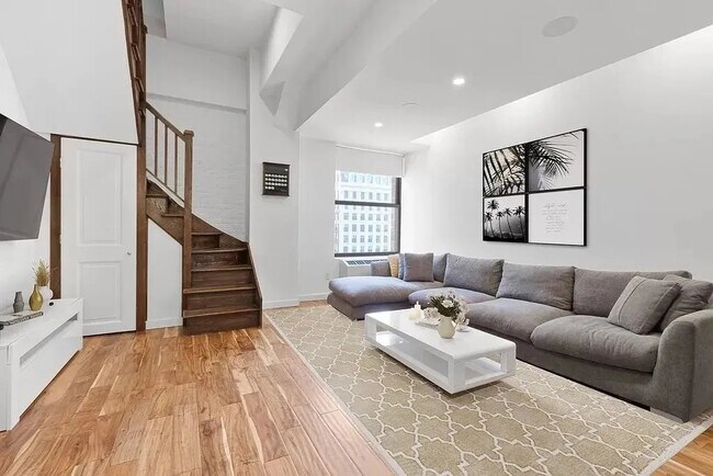 88 Greenwich St Unit 11-34