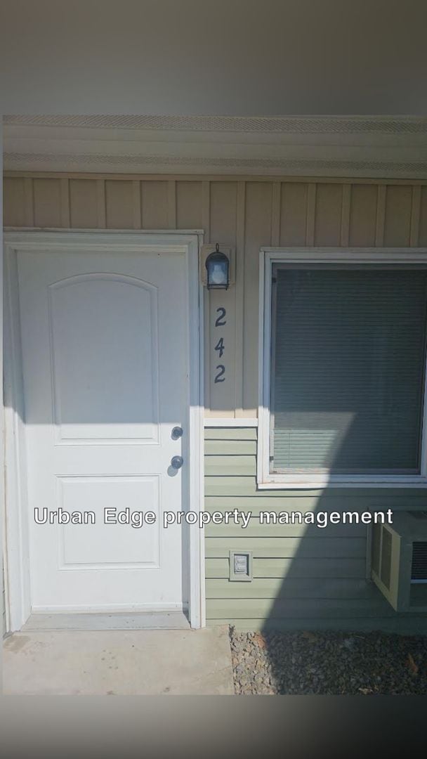 1 bedroom 1 bath apartment (photos similar) - 1 bedroom 1 bath apartment (photos similar) Unit 949