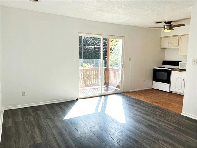 Photo - 375 N 12th St Unit #3