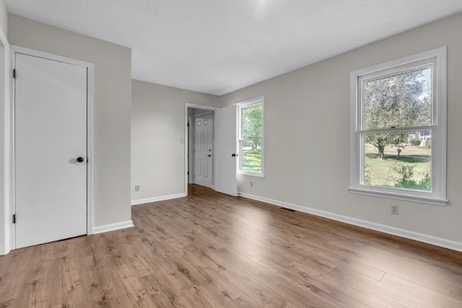 Photo - 425 Centennial Ave