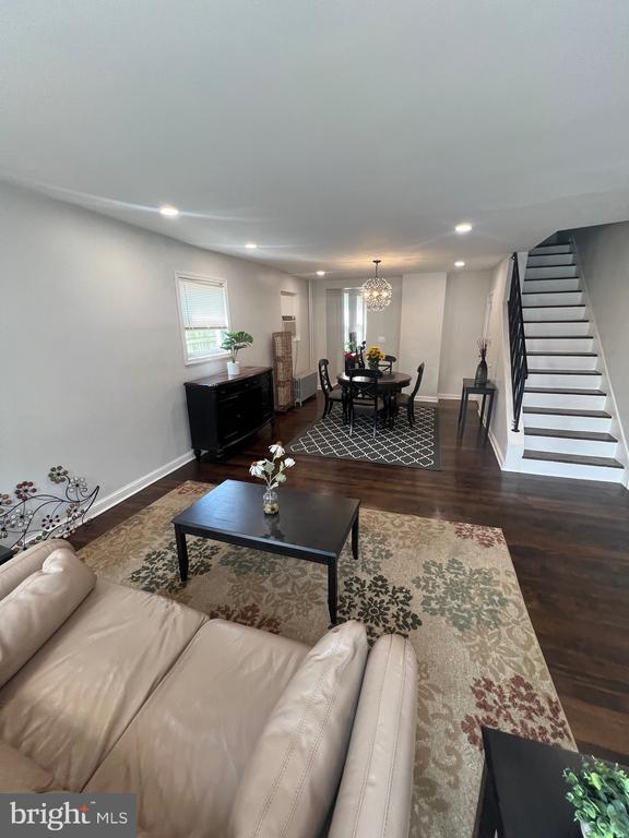 Photo - 1731 W 6th St