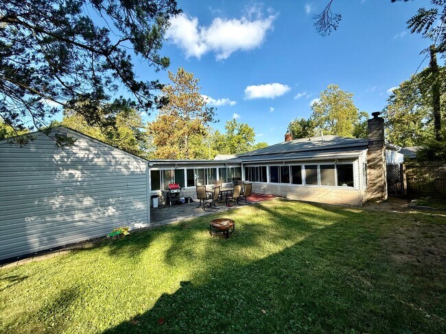 Photo - 3 BEDROOM NEAR CAMPUS AVAIL AUGUST 2026 @ $3,000 Monthly