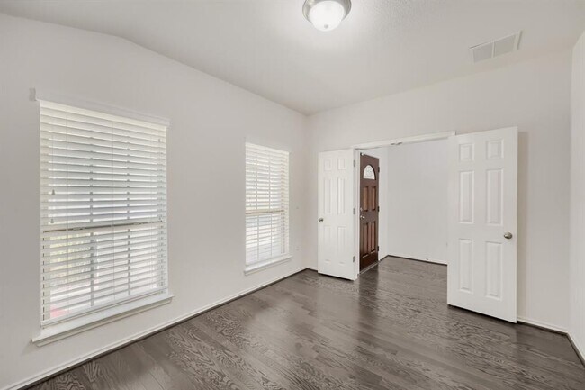 Photo - 12112 Arran St