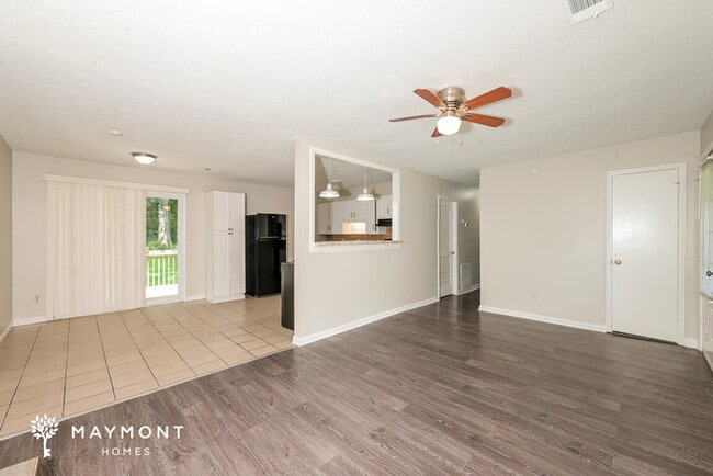 Photo - 5059 Wycliffe Dr SW