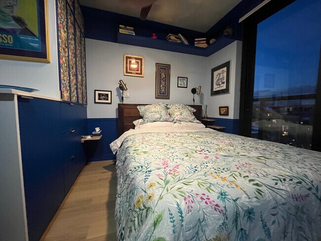 Photo - 239 Keefer St