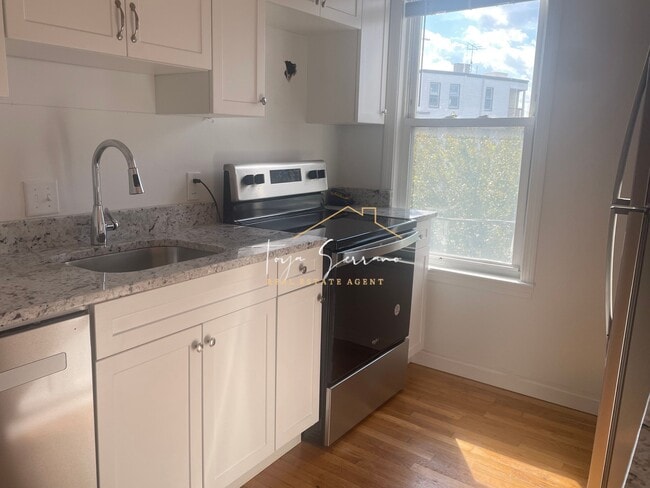 Building Photo - 181 Washington Ave Unit 3