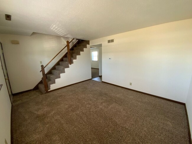 Photo - 560 NE Park Ln Unit Apt B