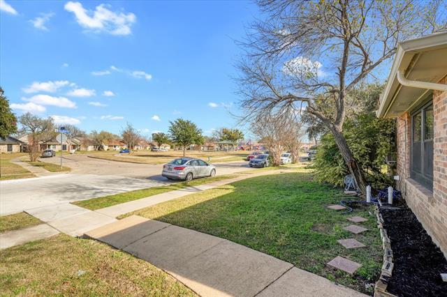 Photo - 4461 Chapman St