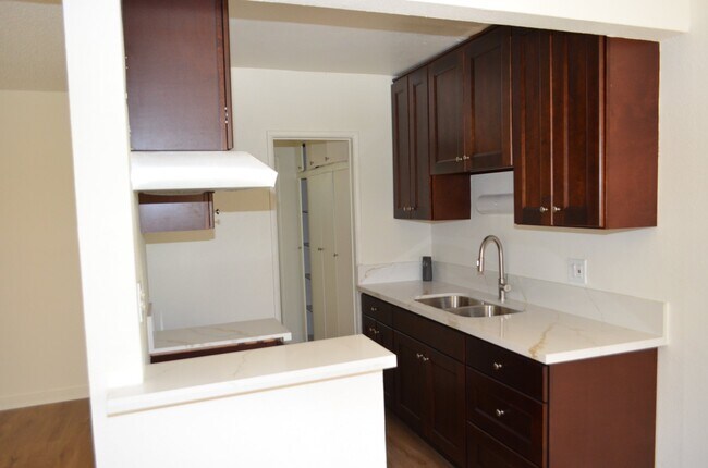 13463 Vanowen St Unit 1