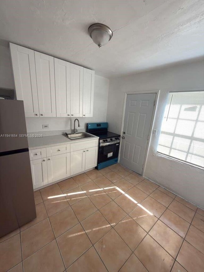 Photo - 6720 NW 6th Ct Unidad 6720