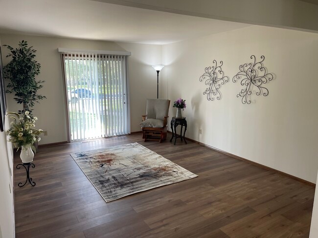 Living Room - 6850 W Kathleen Ct Rental