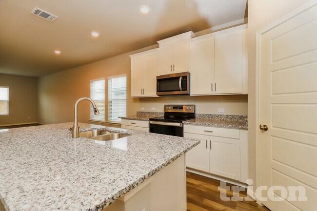 Photo - 13520 Paxton Blvd