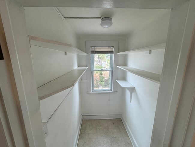 Kitchen pantry - 34 Nesbit Ave Unit 3