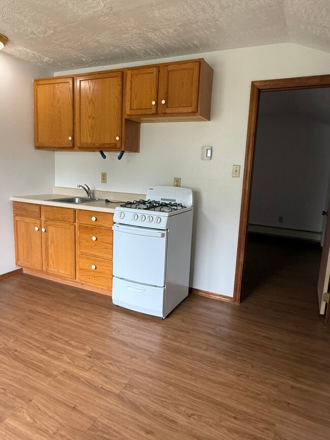 Photo - 1003 1/2 Cook Ave Unit 1003.5
