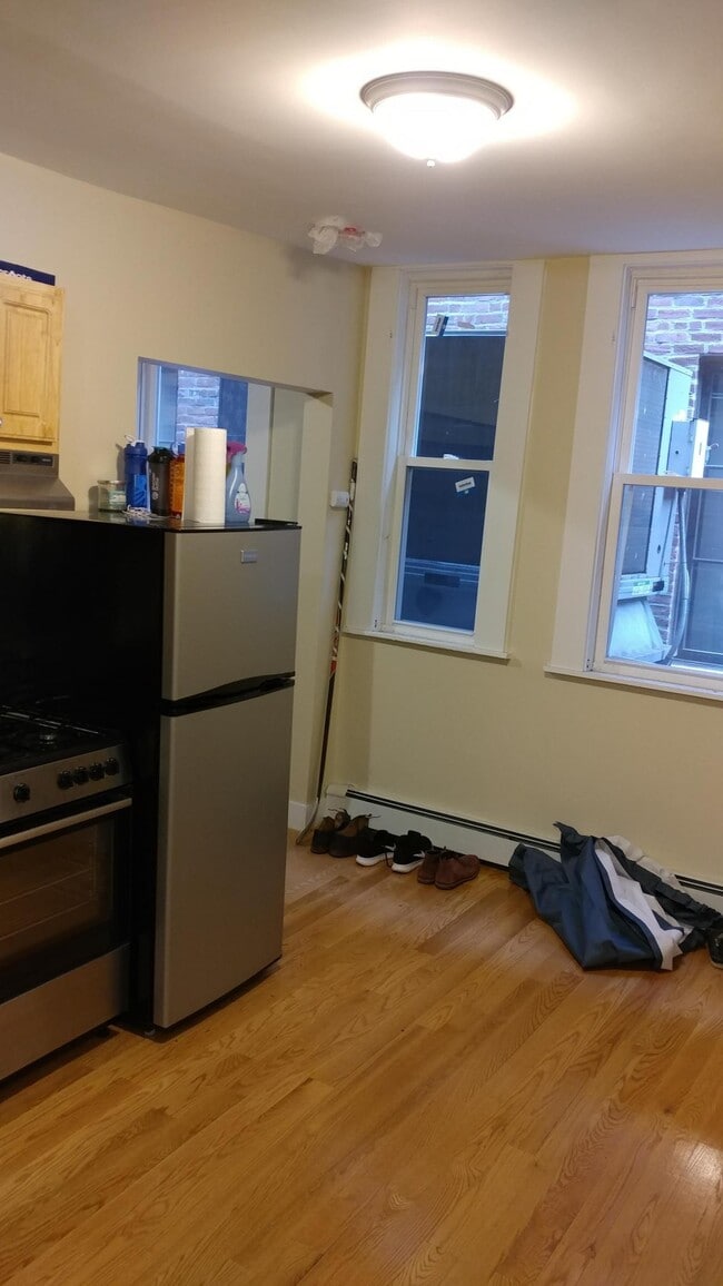Building Photo - 288 Cambridge St Unit 3