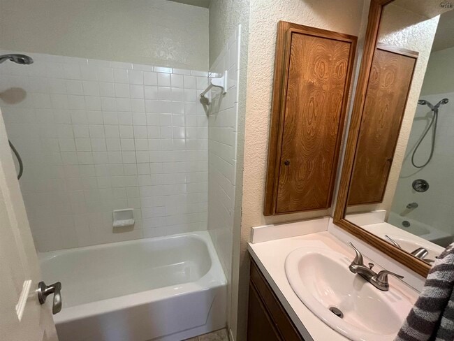 Photo - 1308 Montgomery St