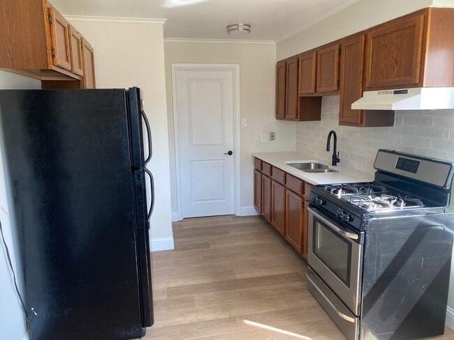 Photo - 664 N Walnut St