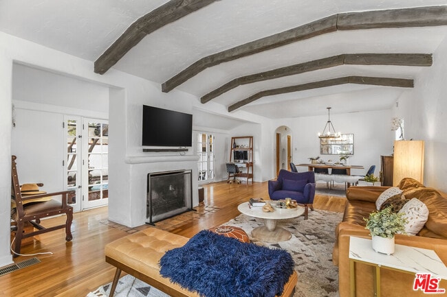 Photo - 11208 Kling St