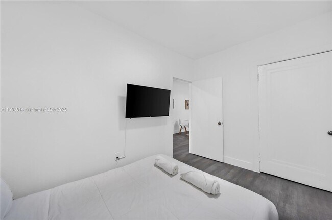 Photo - 1029 SW 5th St Unit 1