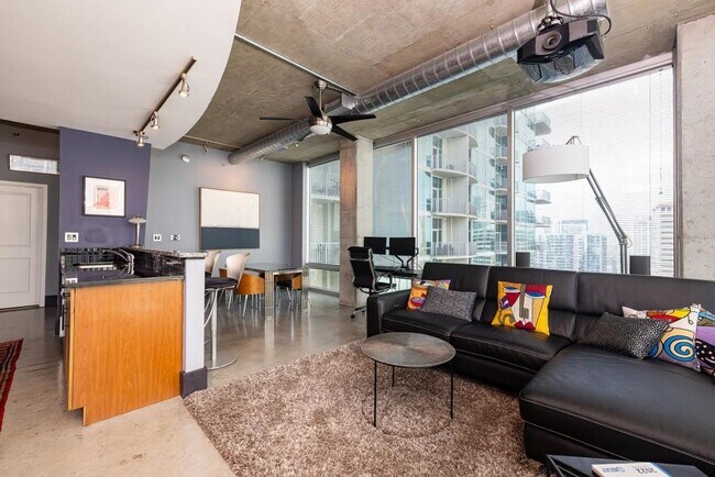 Building Photo - 943 Peachtree St NE Unit 1519