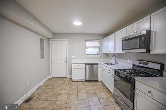 Photo - 530 N Montford Ave