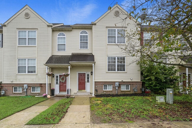 Building Photo - 142 Thames Dr