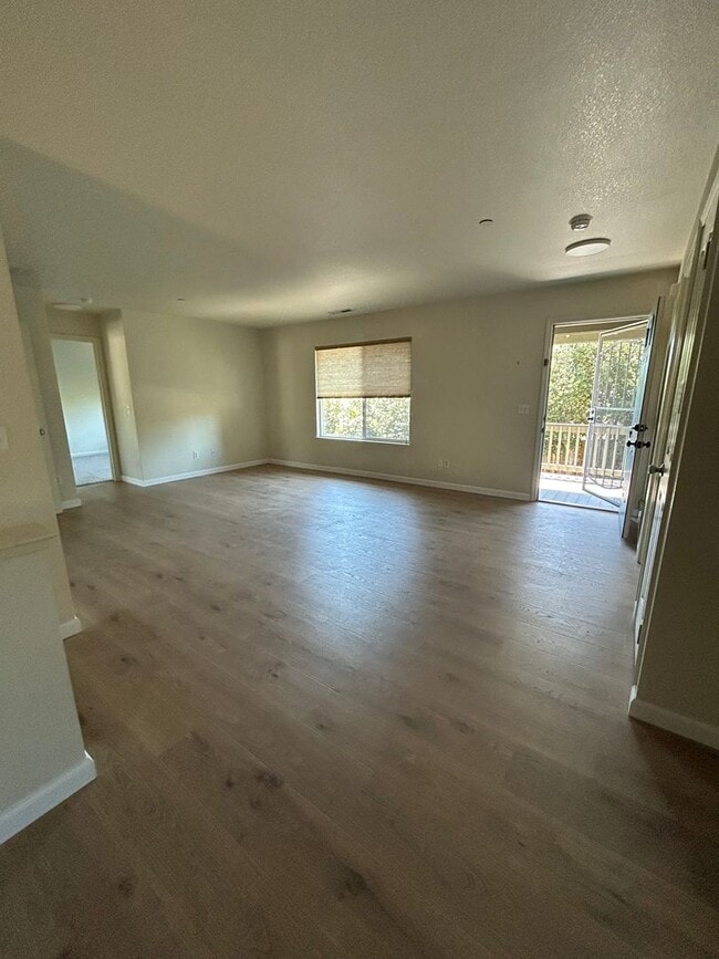Photo - 992a Grove St
