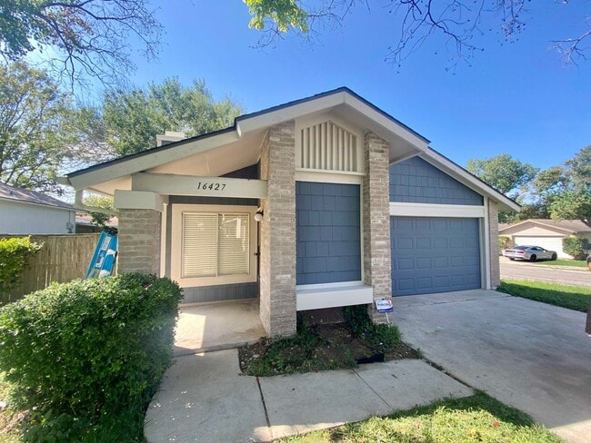 Remodeled 3 Bedroom 2 Bath with cute back... - Remodeled 3 Bedroom 2 Bath  with cute back... House