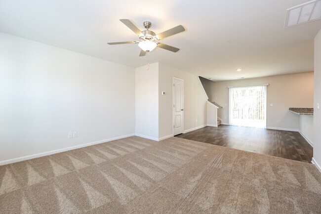 Photo - 2094 Southlea Dr