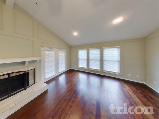 Photo - 3427 Waterview Trail