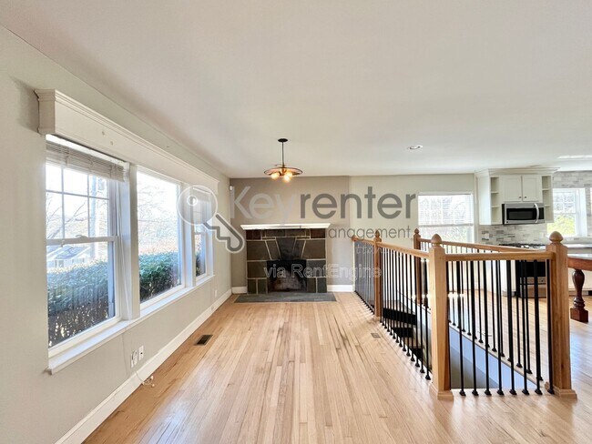 Photo - 1216 Hanover St