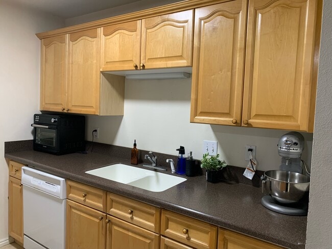 Photo - 577 North 100 West #103 Unit Pines Condo Student Shared room contract